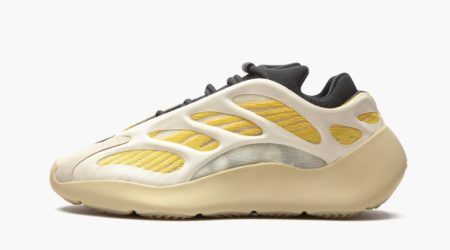 Yeezys 700 V3 "Safflower"