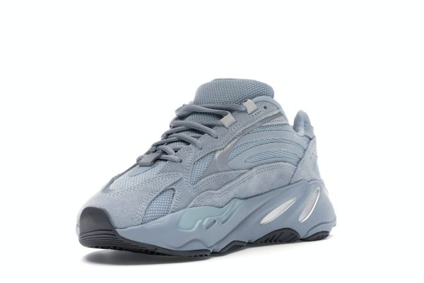 yeezys-boost-700-v2-hospital-blue-002