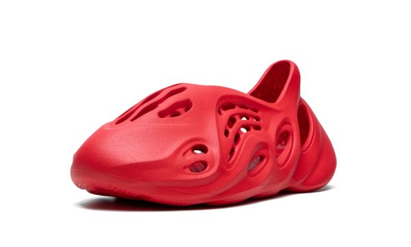 adidas-yeezy-yeezy-foam-runner-vermillion_17552689_43045578_2048-1